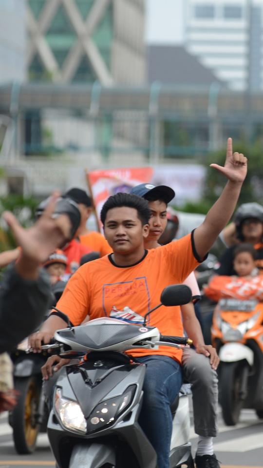 Pawai Persija Juara, Lautan Jakmania 'Oranyekan' Jalanan Protokol Ibu Kota