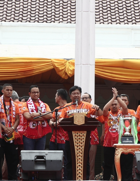 Penyerahan Piala Persija di Balai Kota