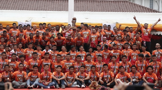 Penyerahan Piala Persija di Balai Kota