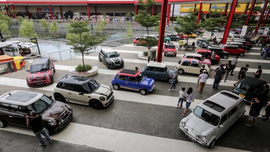 Melihat Ratusan Mobil Mini Mejeng di Indonesia Mini Day 2018