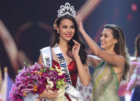 Kebahagiaan Miss Filipina Catriona Gray Raih Mahkota Miss Universe 2018