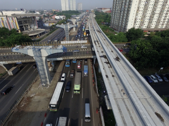 Jelang Natal, Proyek Tol Layang Cikampek II dan LRT Dihentikan Sementara