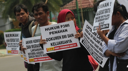 Peringatan Hari Buruh Migran Internasional, Massa Demo di Istana Merdeka