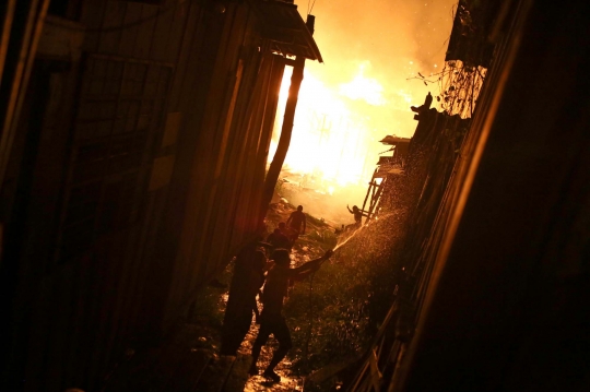 Saat Amukan Api Lahap Habis 600 Rumah di Brasil