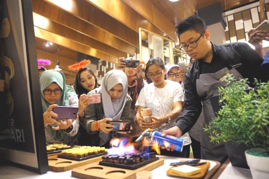 Memperkenalkan Steak Premium dengan Keju Leleh di Mall of Indonesia