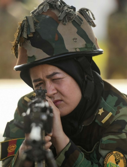 Intip Tentara Wanita Afghanistan Mengasah Kemampuan Perang