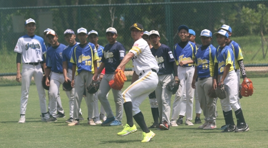 Dua Atlet Jepang Berbagi Ilmu di Asia Baseball Clinic 2018