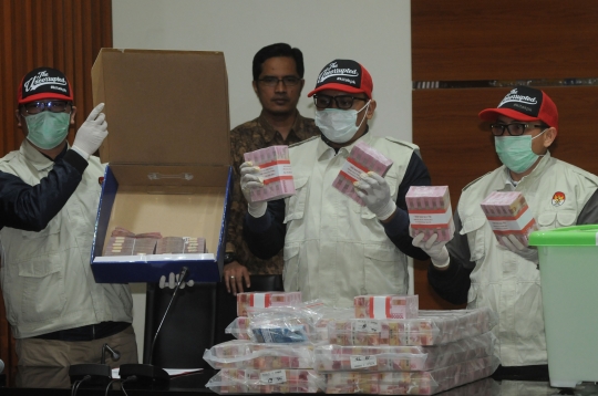 Ini Tumpukan Uang Hasil OTT KPK Terhadap Pejabat Kemenpora