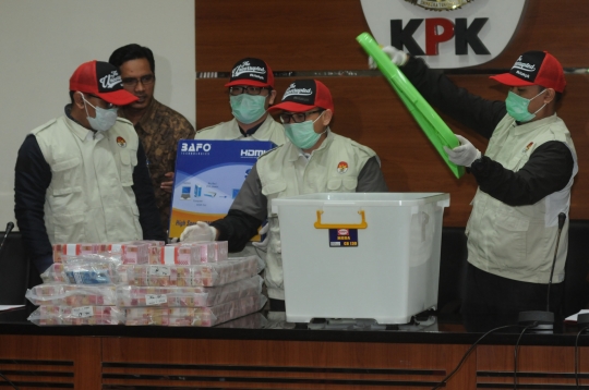 Ini Tumpukan Uang Hasil OTT KPK Terhadap Pejabat Kemenpora