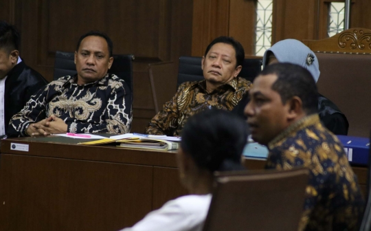 Mantan Bupati & Ketua DPRD Sula 2009-2014 Jalani Sidang Dugaan Korupsi Bandara Bobong