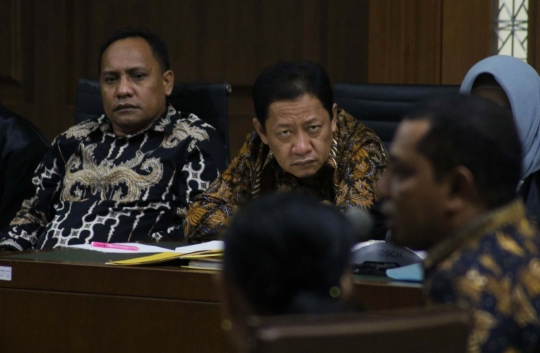 Mantan Bupati & Ketua DPRD Sula 2009-2014 Jalani Sidang Dugaan Korupsi Bandara Bobong
