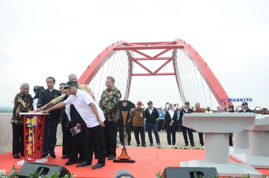 Usai Dari Surabaya, Jokowi Resmikan Tiga Ruas Tol di Jawa Tengah