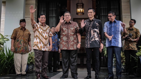 Prabowo Sambangi Rumah SBY Gelar Pertemuan Tertutup