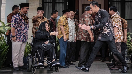 Prabowo Sambangi Rumah SBY Gelar Pertemuan Tertutup