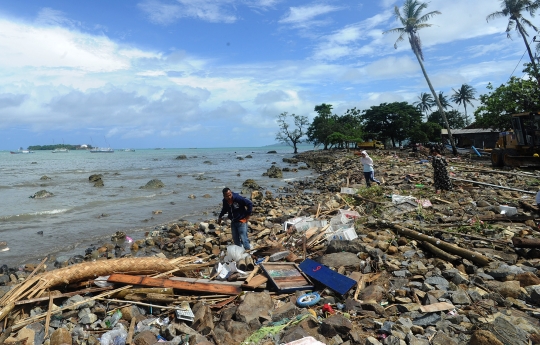 Luluh Lantak Wilayah Sumur Ujung Kulon Usai Diterjang Tsunami