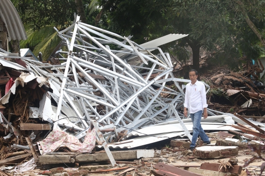 Jokowi Tinjau Lokasi Terdampak Tsunami Selat Sunda