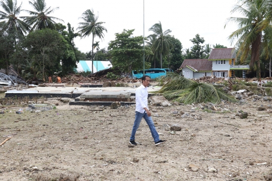 Jokowi Tinjau Lokasi Terdampak Tsunami Selat Sunda