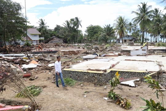 Jokowi Tinjau Lokasi Terdampak Tsunami Selat Sunda
