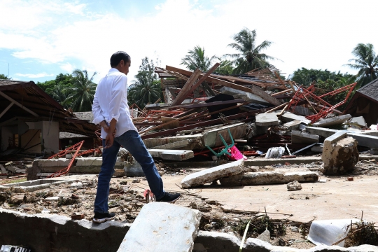 Jokowi Tinjau Lokasi Terdampak Tsunami Selat Sunda