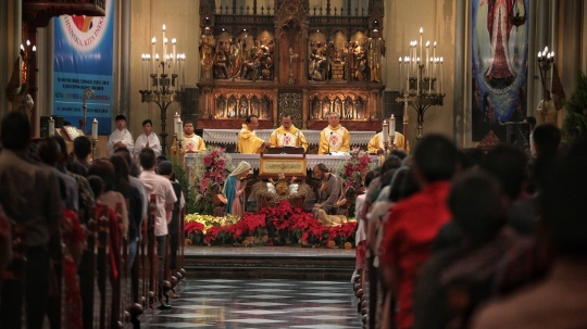 Uskup Agung Jakarta Pimpin Misa Natal di Gereja Katedral