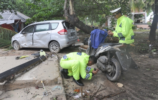 Polres Pandeglang Identifikasi Kendaraan Korban Tsunami Banten