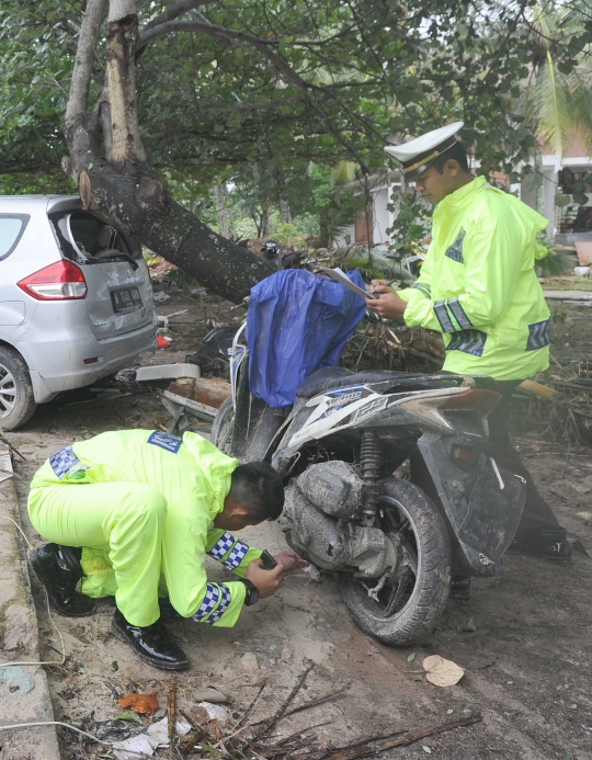 Polres Pandeglang Identifikasi Kendaraan Korban Tsunami Banten