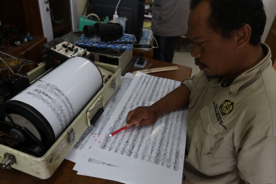 Gunung Anak Krakatau Berstatus Siaga