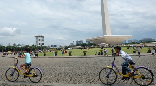 Libur Natal, Monas Dipadati Pengunjung