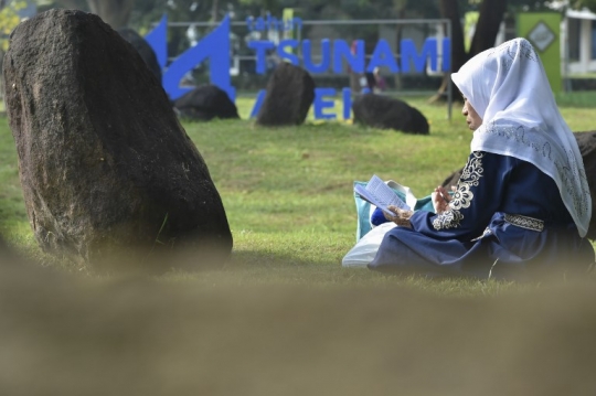 Berziarah di Peringatan 14 Tahun Tsunami Aceh