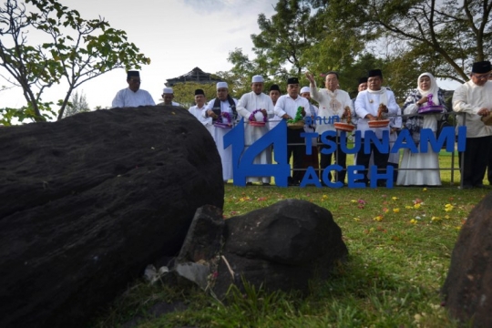 Berziarah di Peringatan 14 Tahun Tsunami Aceh