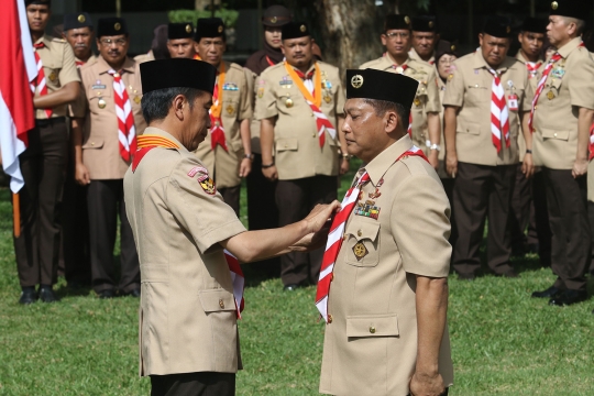 Presiden Jokowi Lantik Budi Waseso Jadi Ketua Kwarnas Pramuka