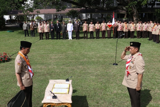 Presiden Jokowi Lantik Budi Waseso Jadi Ketua Kwarnas Pramuka