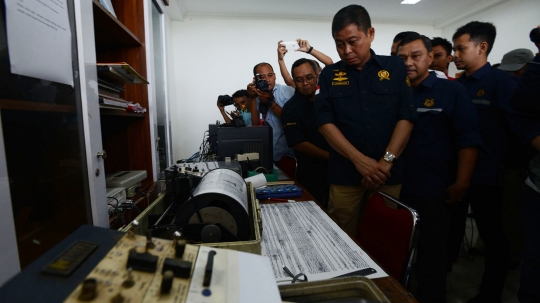 Menteri ESDM Pantau Anak Gunung Krakatau