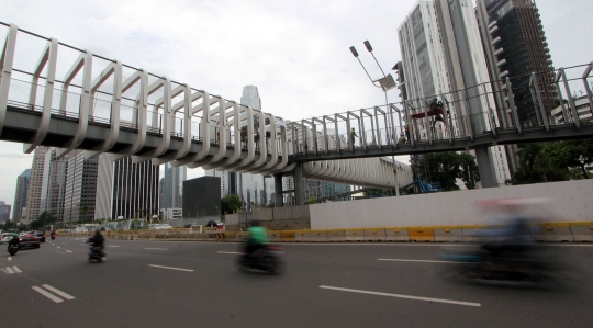 Meninjau Revitalisasi JPO Ratu Plaza