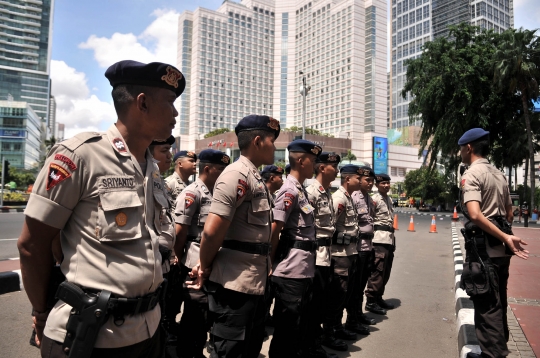 Brimob dan Sabhara Operasi Pengamanan Jelang Malam Tahun Baru