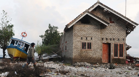 Potret Warga Dusun Tiga Regahan Lada yang Bertahan di Lokasi Tsunami