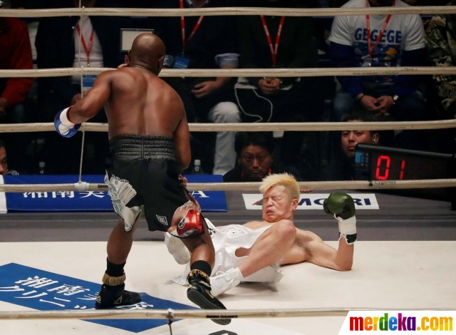 Foto 3 Kali Jatuh Ditinju Floyd Mayweather Kickboxing Jepang Menyerah Dan Menangis