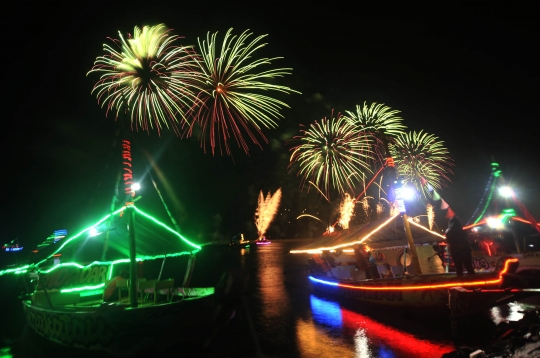 Pesta Kembang Api Meriahkan Pergantian Tahun Baru di Ancol