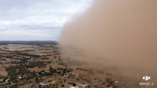 Penampakan Mengerikan Saat Badai Pasir Melanda Australia