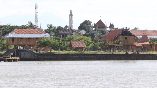 Melihat Progres Pembangunan Rumah Betawi di Setu Babakan