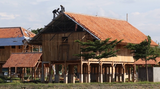 Melihat Progres Pembangunan Rumah Betawi di Setu Babakan