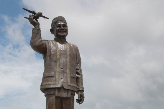 Wujud Patung Raksasa BJ Habibie di Gorontalo Senilai Rp 1,7 Miliar