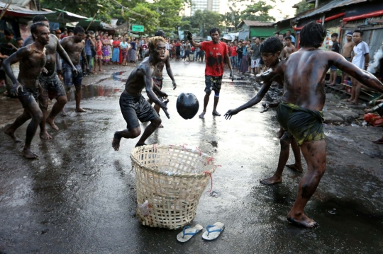 Beginilah Keseruan Warga Myanmar Rayakan Kemerdekaan ke-71