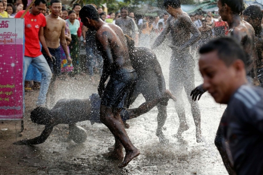 Beginilah Keseruan Warga Myanmar Rayakan Kemerdekaan ke-71