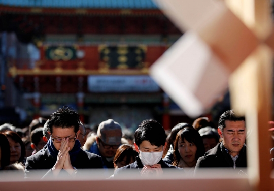 Harapkan Kemakmuran, Ratusan Warga Jepang Doa Bersama di Hari Pertama Kerja