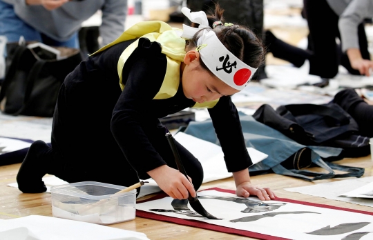 Melihat Warga Jepang Menuliskan Semangat Tahun Baru di Kontes Kakizome