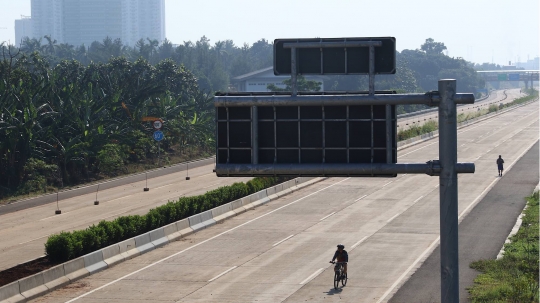 Hampir Rampung, Proyek Tol Cijago Dijadikan Tempat Berolahraga