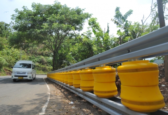 Teknologi Roller Barrier dari Korea Terpasang di Tikungan Maut Sukabumi