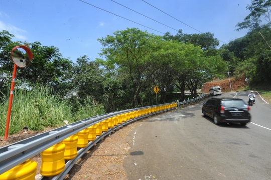 Teknologi Roller Barrier dari Korea Terpasang di Tikungan Maut Sukabumi