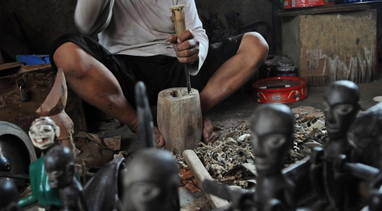 Melestarikan Budaya Melalui Patung